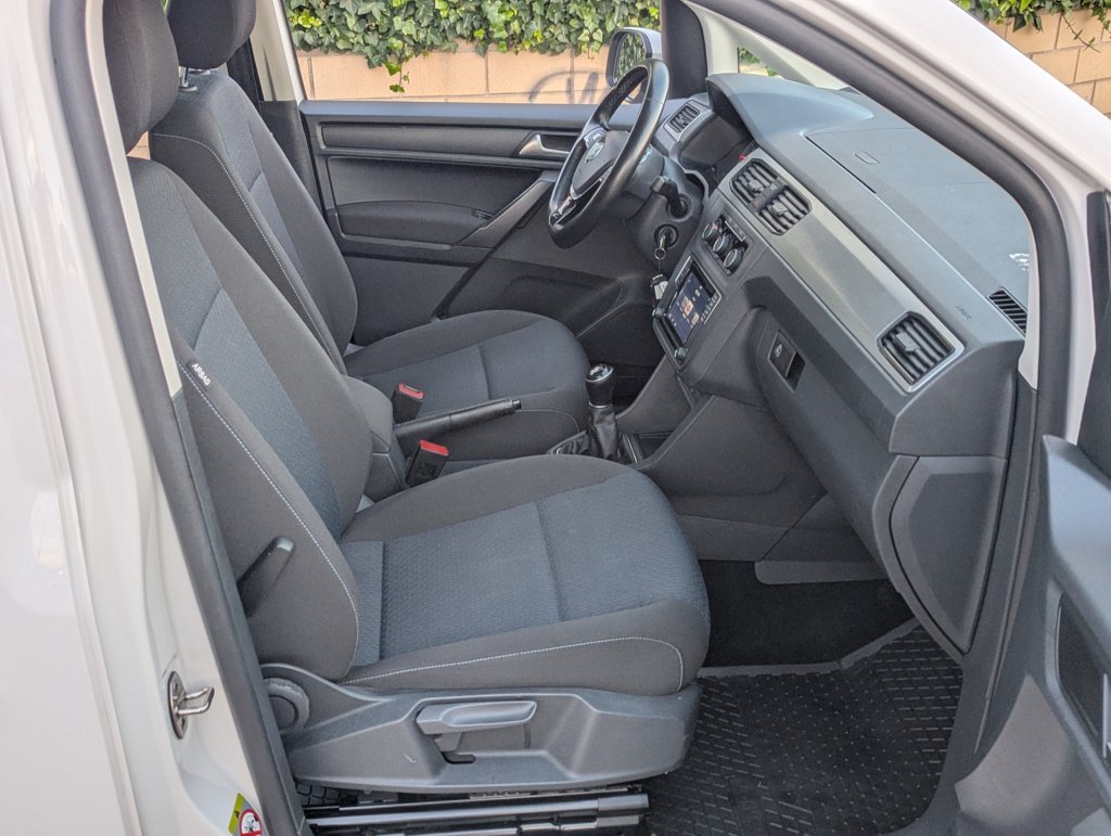 MIDCar coches ocasión Madrid Volkswagen Caddy Profesional Kombi 1.4 TGI/ GNC  BM 4 Puertas 110Cv Etiqueta ECO IVA Incl