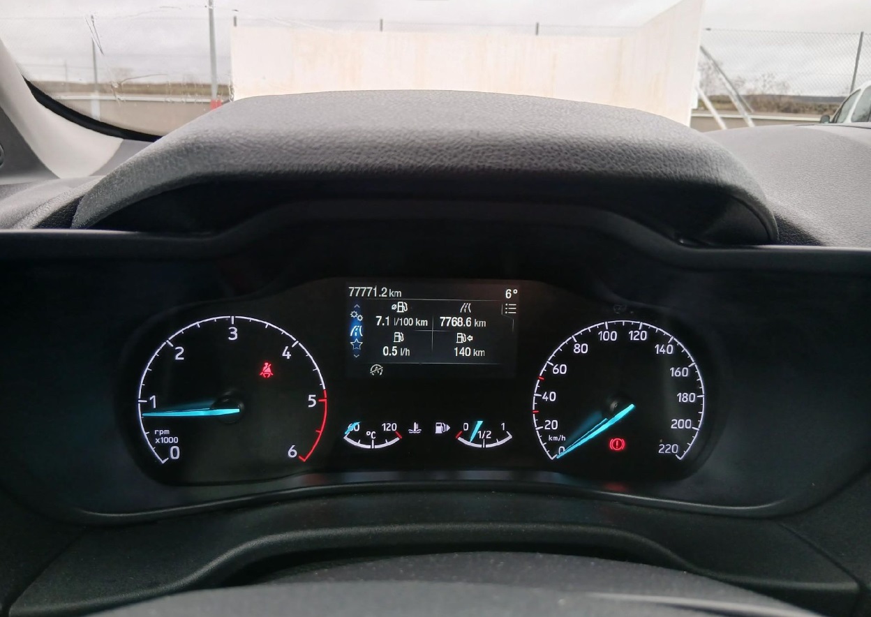 MIDCar coches ocasión Madrid Ford Transit Connect  1.5EcoBlueTrend 210 L2 4 Puertas 100Cv Nacional IVA y Garantía Incl Etiqueta C