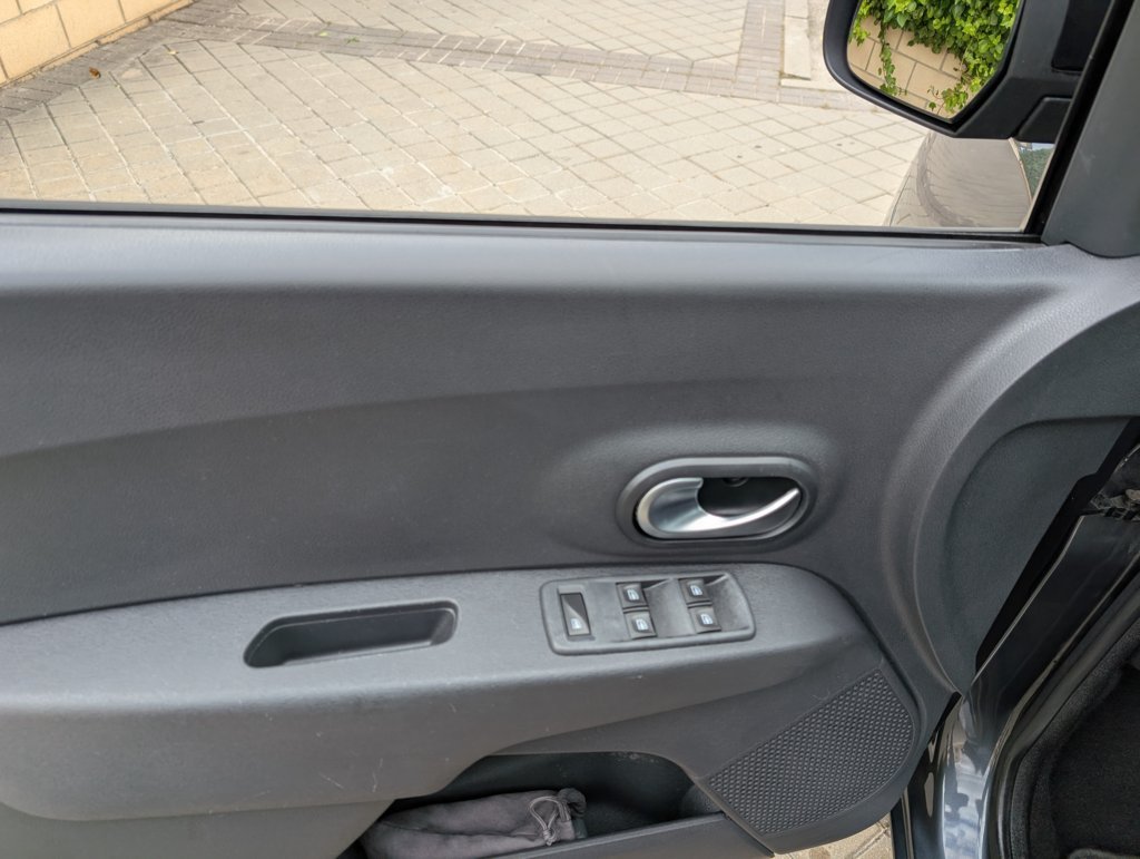 MIDCar coches ocasión Madrid Dacia Lodgy 1.6 SCe Gasolina y GLP ComfortCombi 7 Plazas
