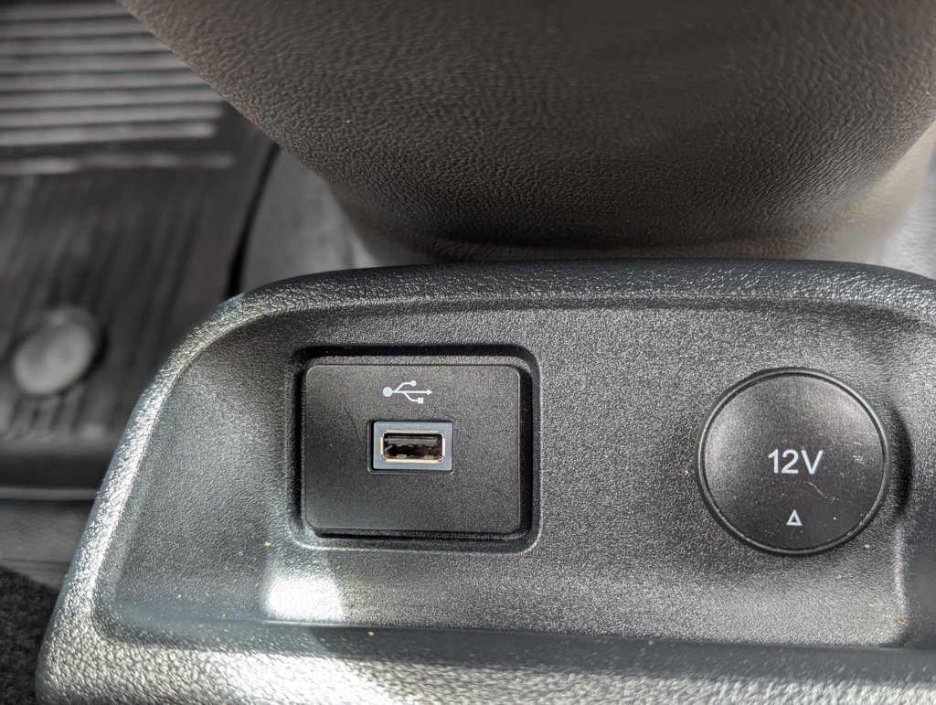 MIDCar coches ocasión Madrid Ford Transit Connect  1.5EcoBlueTrend 210 L2 4 Puertas 120Cv IVA y Garantía Inc Etiqueta C