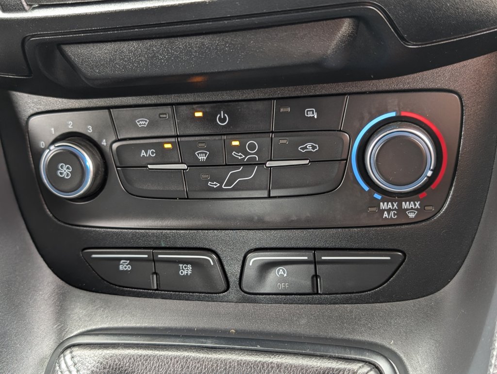 MIDCar coches ocasión Madrid Ford Transit Connect  1.5EcoBlueTrend 210 L2 4 Puertas 120Cv IVA y Garantía Inc Etiqueta C
