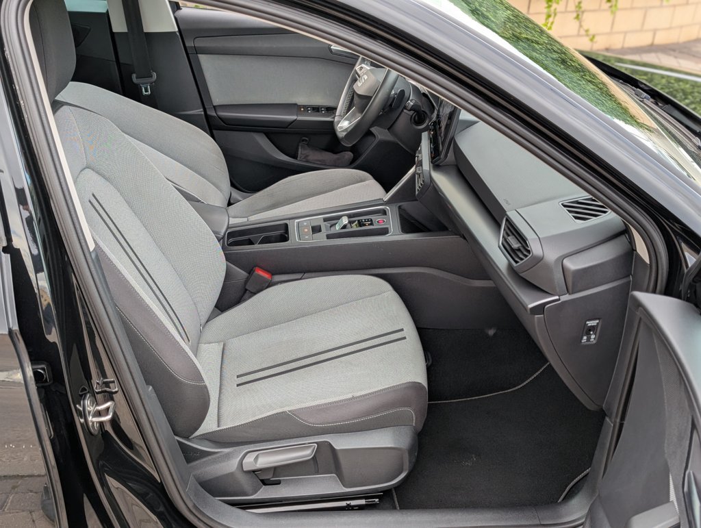 MIDCar coches ocasión Madrid Seat Nuevo Leon SP 2.0Tdi 150Cv DSG Style Go IVA y Garantía Inc nacional