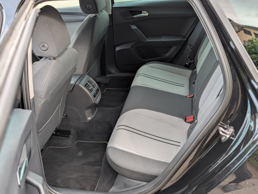MIDCar coches ocasión Madrid Seat Nuevo Leon SP 2.0Tdi 150Cv DSG Style Go IVA y Garantía Inc nacional