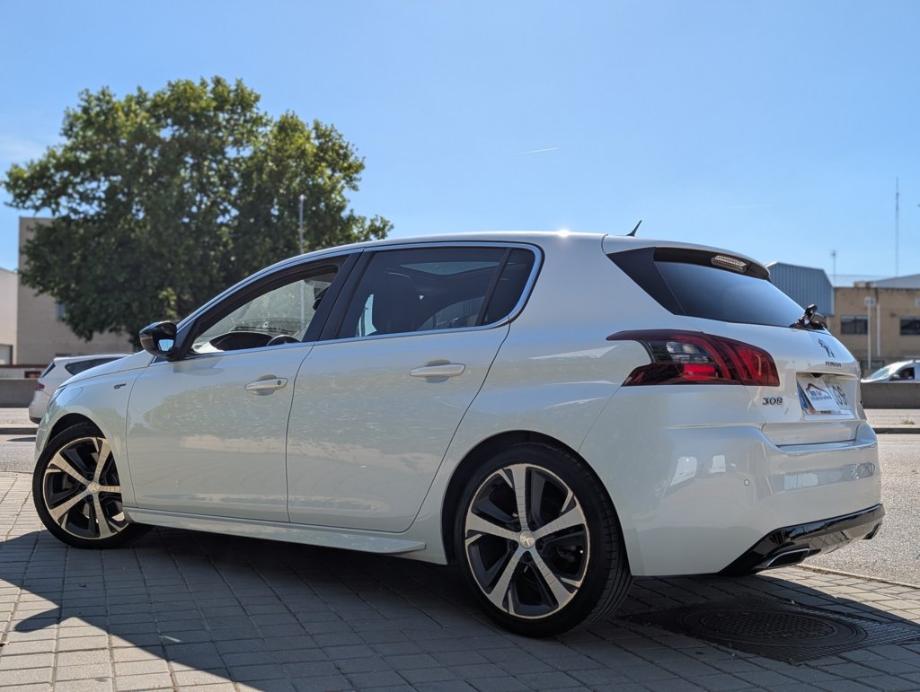 MIDCar coches ocasión Madrid Peugeot 308 GT-Line 2.0BlueHDi Auto S&S EAT8 180Cv IVA y Garantía Inc Nacional