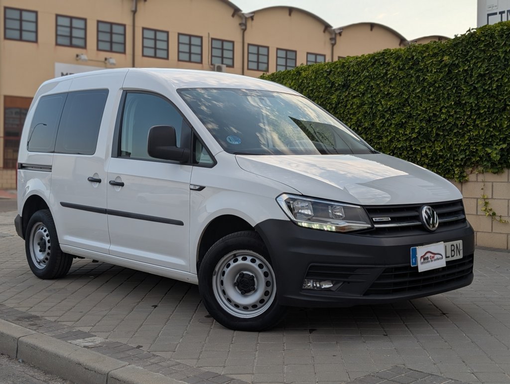 MIDCar coches ocasión Madrid Volkswagen Caddy Profesional Kombi 1.4 TGI/ GNC  BM 4 Puertas 110Cv Etiqueta ECO IVA Incl