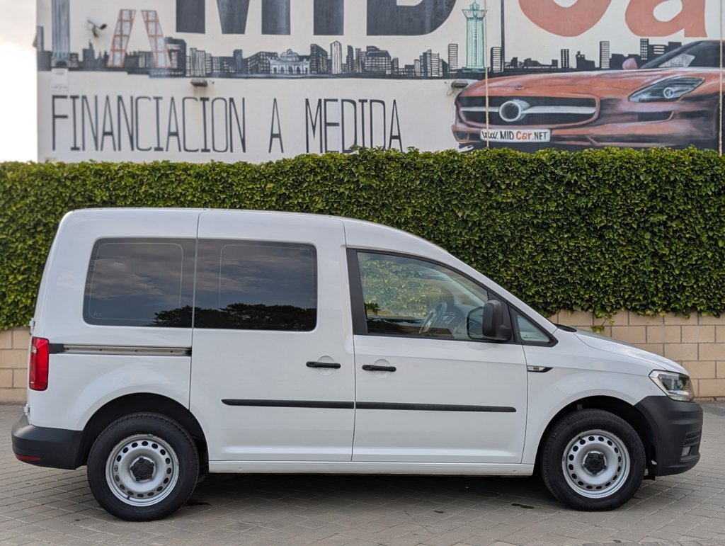 MIDCar coches ocasión Madrid Volkswagen Caddy Profesional Kombi 1.4 TGI/ GNC  BM 4 Puertas 110Cv Etiqueta ECO IVA Incl