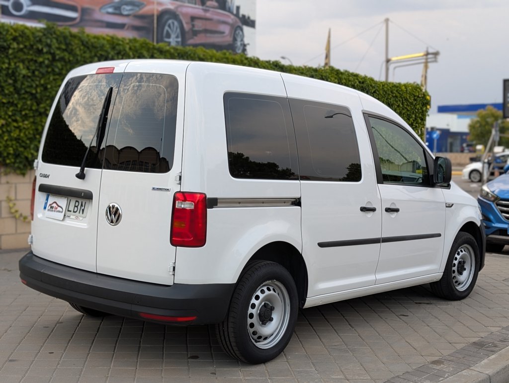 MIDCar coches ocasión Madrid Volkswagen Caddy Profesional Kombi 1.4 TGI/ GNC  BM 4 Puertas 110Cv Etiqueta ECO IVA Incl