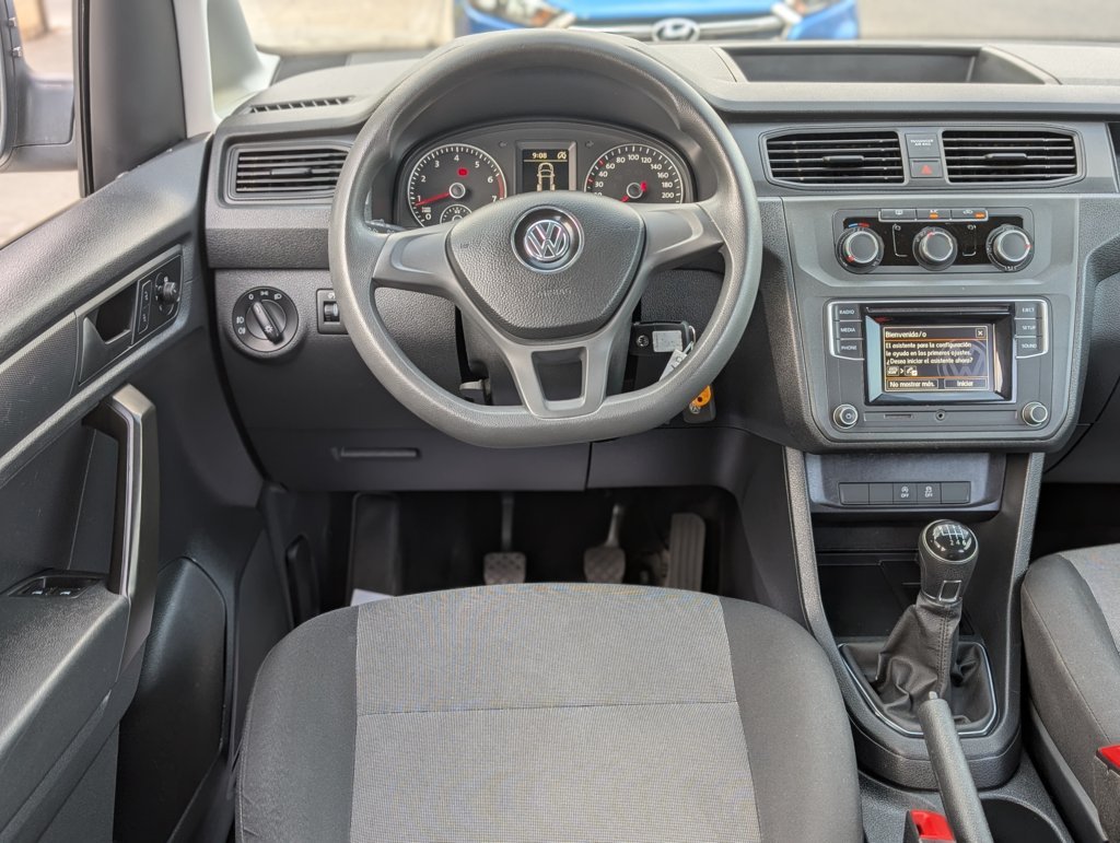MIDCar coches ocasión Madrid Volkswagen Caddy Profesional Kombi 1.4 TGI/ GNC  BM 4 Puertas 110Cv Etiqueta ECO IVA Incl