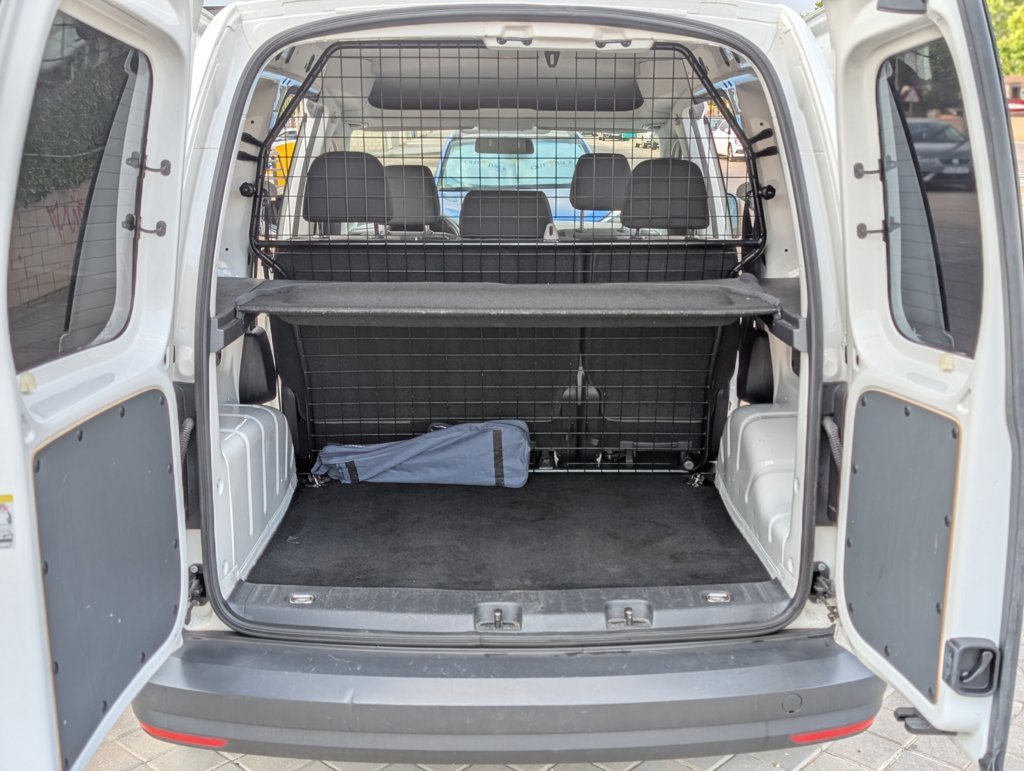 MIDCar coches ocasión Madrid Volkswagen Caddy Profesional Kombi 1.4 TGI/ GNC  BM 4 Puertas 110Cv Etiqueta ECO IVA Incl