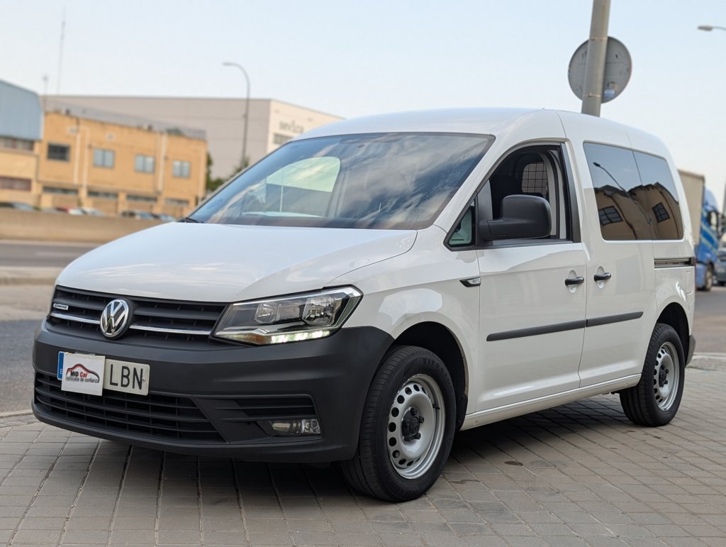 MIDCar coches ocasión Madrid Volkswagen Caddy Profesional Kombi 1.4 TGI/ GNC  BM 4 Puertas 110Cv Etiqueta ECO IVA Incl