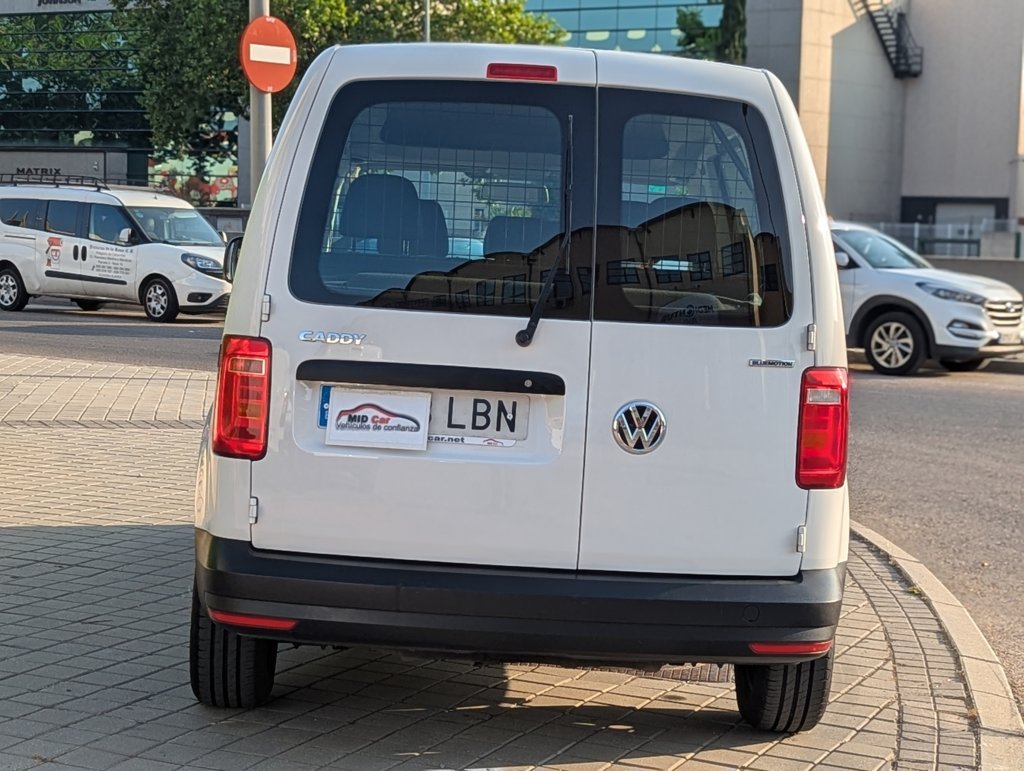 MIDCar coches ocasión Madrid Volkswagen Caddy Profesional Kombi 1.4 TGI/ GNC  BM 4 Puertas 110Cv Etiqueta ECO IVA Incl