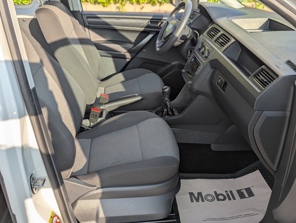 MIDCar coches ocasión Madrid Volkswagen Caddy Profesional Kombi 1.4 TGI/ GNC  BM 4 Puertas 110Cv Etiqueta ECO IVA Incl