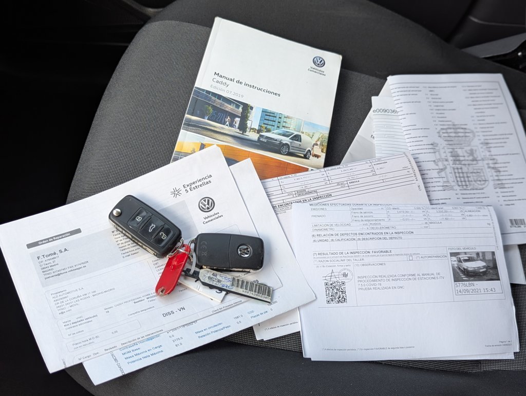 MIDCar coches ocasión Madrid Volkswagen Caddy Profesional Kombi 1.4 TGI/ GNC  BM 4 Puertas 110Cv Etiqueta ECO IVA Incl