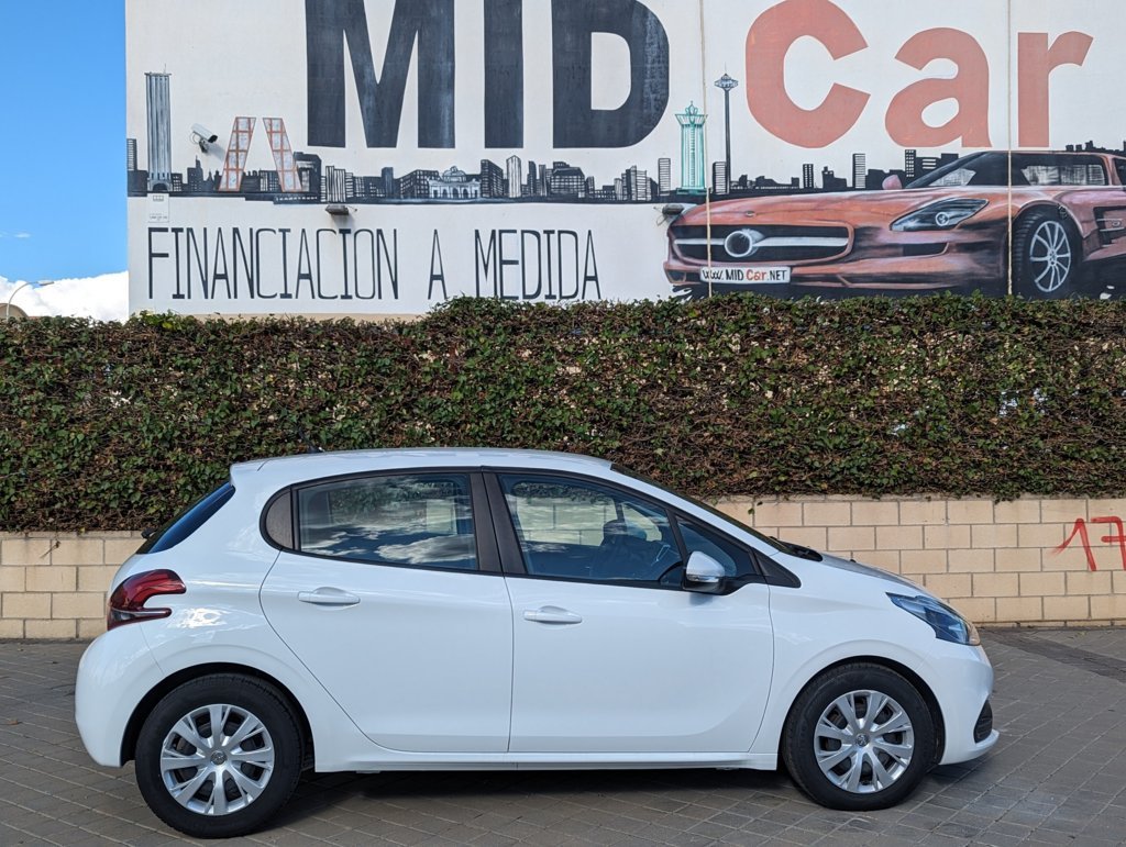 MIDCar coches ocasión Madrid Peugeot 208 1.6BlueHdi 5 Puertas 100Cv Etiqueta C