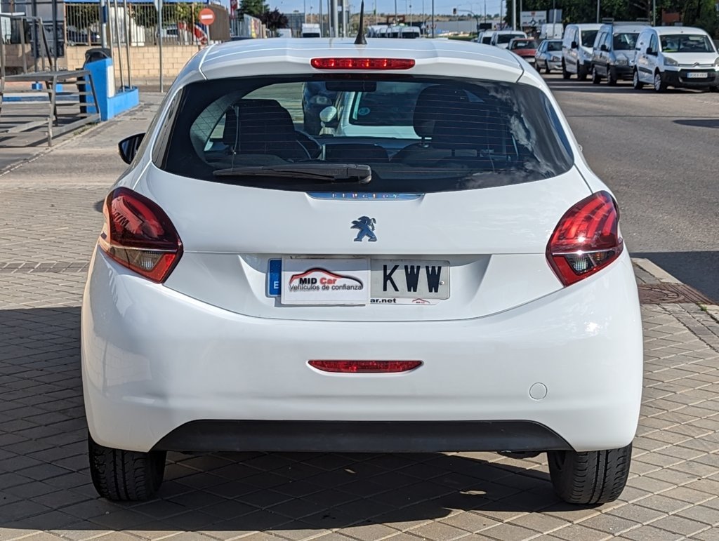 MIDCar coches ocasión Madrid Peugeot 208 1.6BlueHdi 5 Puertas 100Cv Etiqueta C