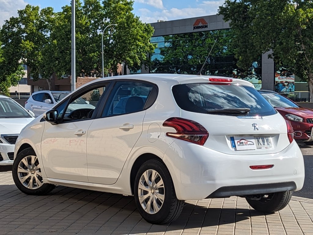 MIDCar coches ocasión Madrid Peugeot 208 1.6BlueHdi 5 Puertas 100Cv Etiqueta C