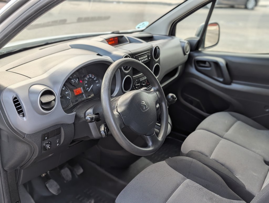 MIDCar coches ocasión Madrid Peugeot Partner 1.6BlueHdi L2 100Cv del 07/2019 3 Plazas, Etiqueta Medioambiental C