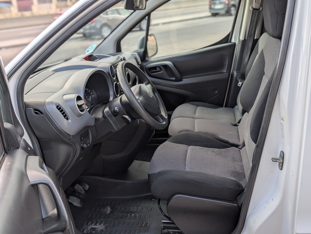 MIDCar coches ocasión Madrid Peugeot Partner 1.6BlueHdi L2 100Cv del 07/2019 3 Plazas, Etiqueta Medioambiental C