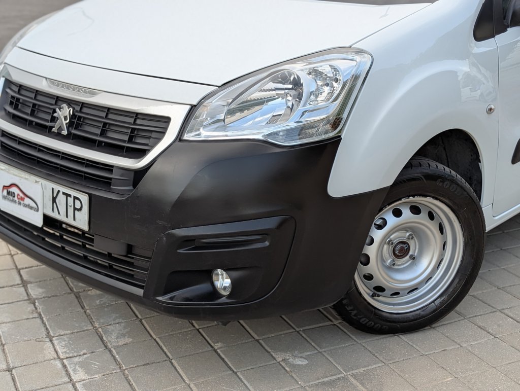 MIDCar coches ocasión Madrid Peugeot Partner 1.6BlueHdi L2 100Cv del 07/2019 3 Plazas, Etiqueta Medioambiental C