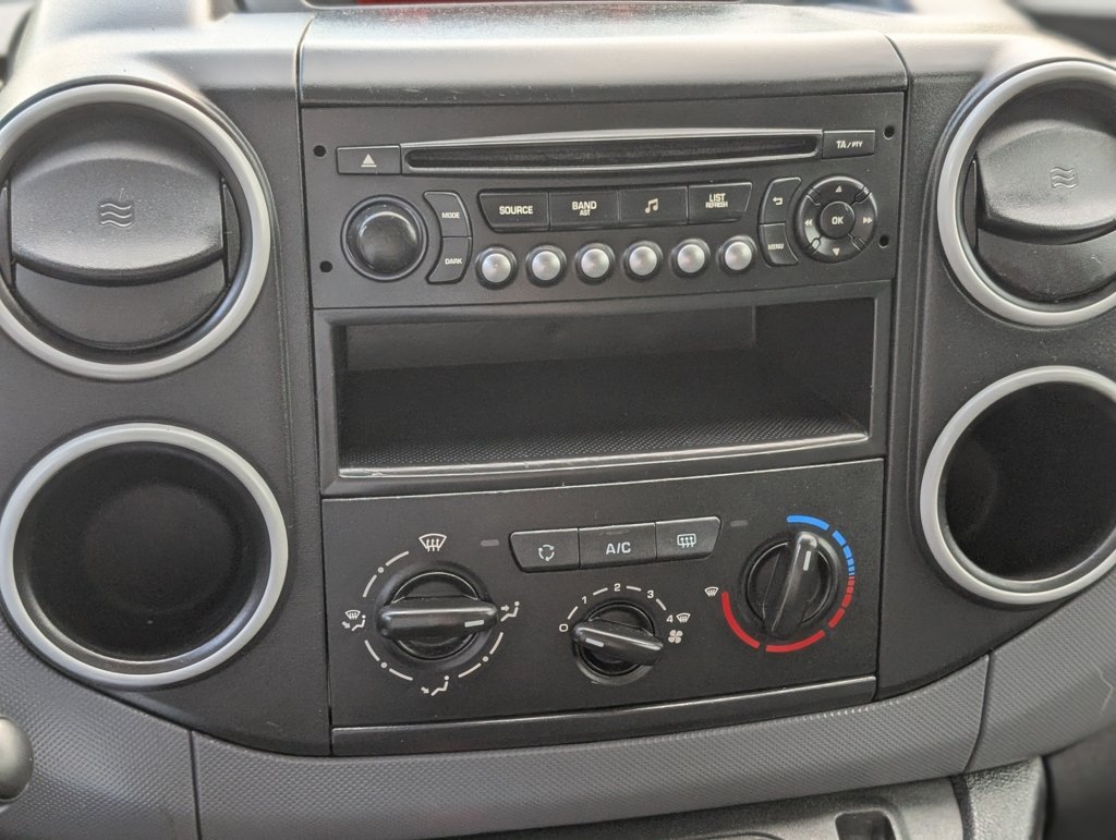 MIDCar coches ocasión Madrid Peugeot Partner 1.6BlueHdi L2 100Cv del 07/2019 3 Plazas, Etiqueta Medioambiental C