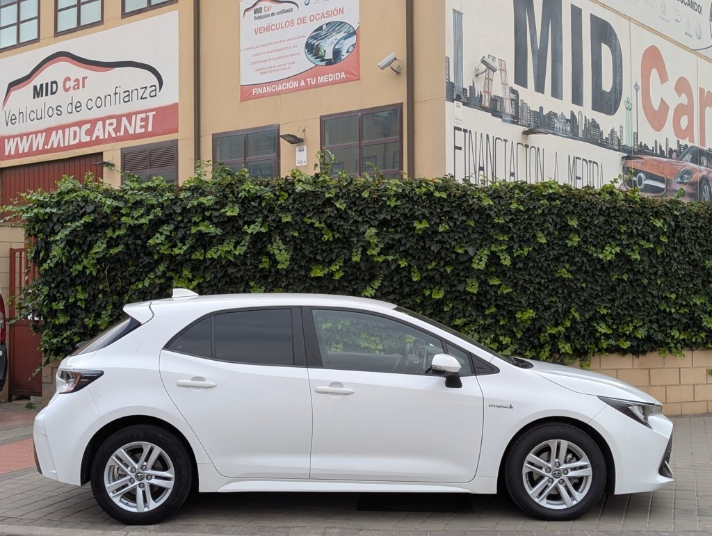 MIDCar coches ocasión Madrid Toyota Corolla 1.8 125H Hybrid Business TECH E-CVT Etiqueta ECO Nacional Pocos Km