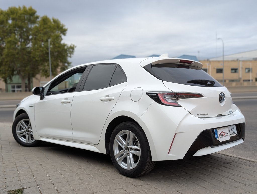 MIDCar coches ocasión Madrid Toyota Corolla 1.8 125H Hybrid Business TECH E-CVT Etiqueta ECO Nacional Pocos Km