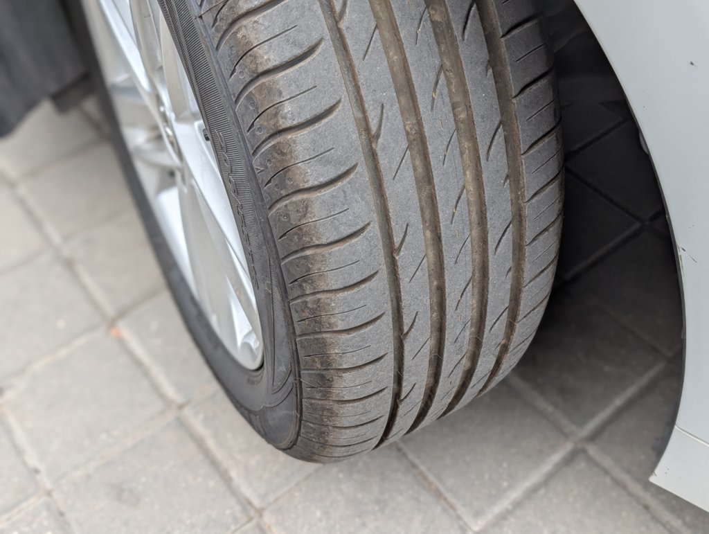 MIDCar coches ocasión Madrid Toyota Corolla 1.8 125H Hybrid Business TECH E-CVT Etiqueta ECO Nacional Pocos Km