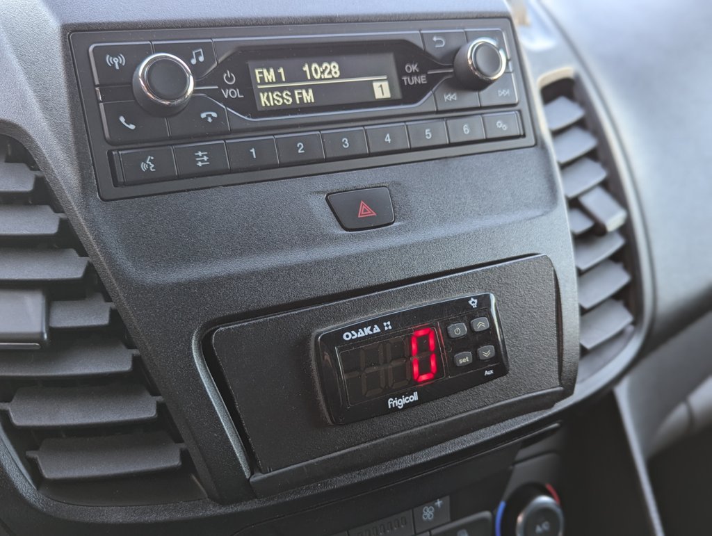 MIDCar coches ocasión Madrid Ford Transit Connect Van Con Instalacion Frio 1.5EcoBlue Etiqueta C IVA y Garantía Incl Trend 210  S&S Trend L2 3Plazas 6 Velocidades