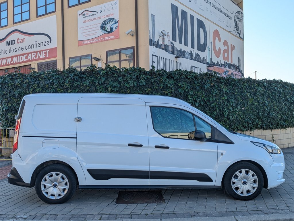 MIDCar coches ocasión Madrid Ford Transit Connect Van Con Instalacion Frio 1.5EcoBlue Etiqueta C IVA y Garantía Incl Trend 210  S&S Trend L2 3Plazas 6 Velocidades