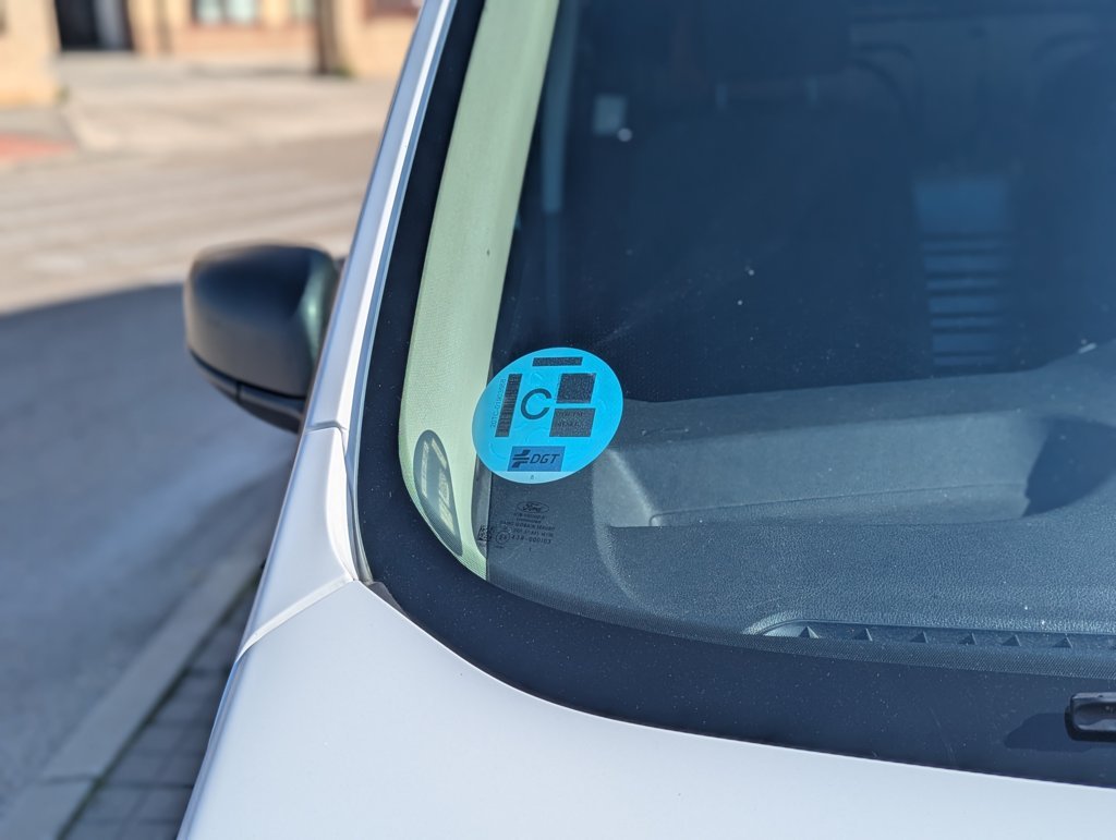 MIDCar coches ocasión Madrid Ford Transit Connect Van Con Instalacion Frio 1.5EcoBlue Etiqueta C IVA y Garantía Incl Trend 210  S&S Trend L2 3Plazas 6 Velocidades