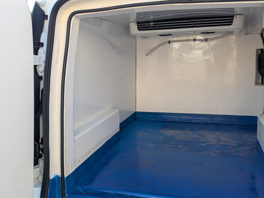 MIDCar coches ocasión Madrid Ford Transit Connect Van Con Instalacion Frio 1.5EcoBlue Etiqueta C IVA y Garantía Incl Trend 210  S&S Trend L2 3Plazas 6 Velocidades