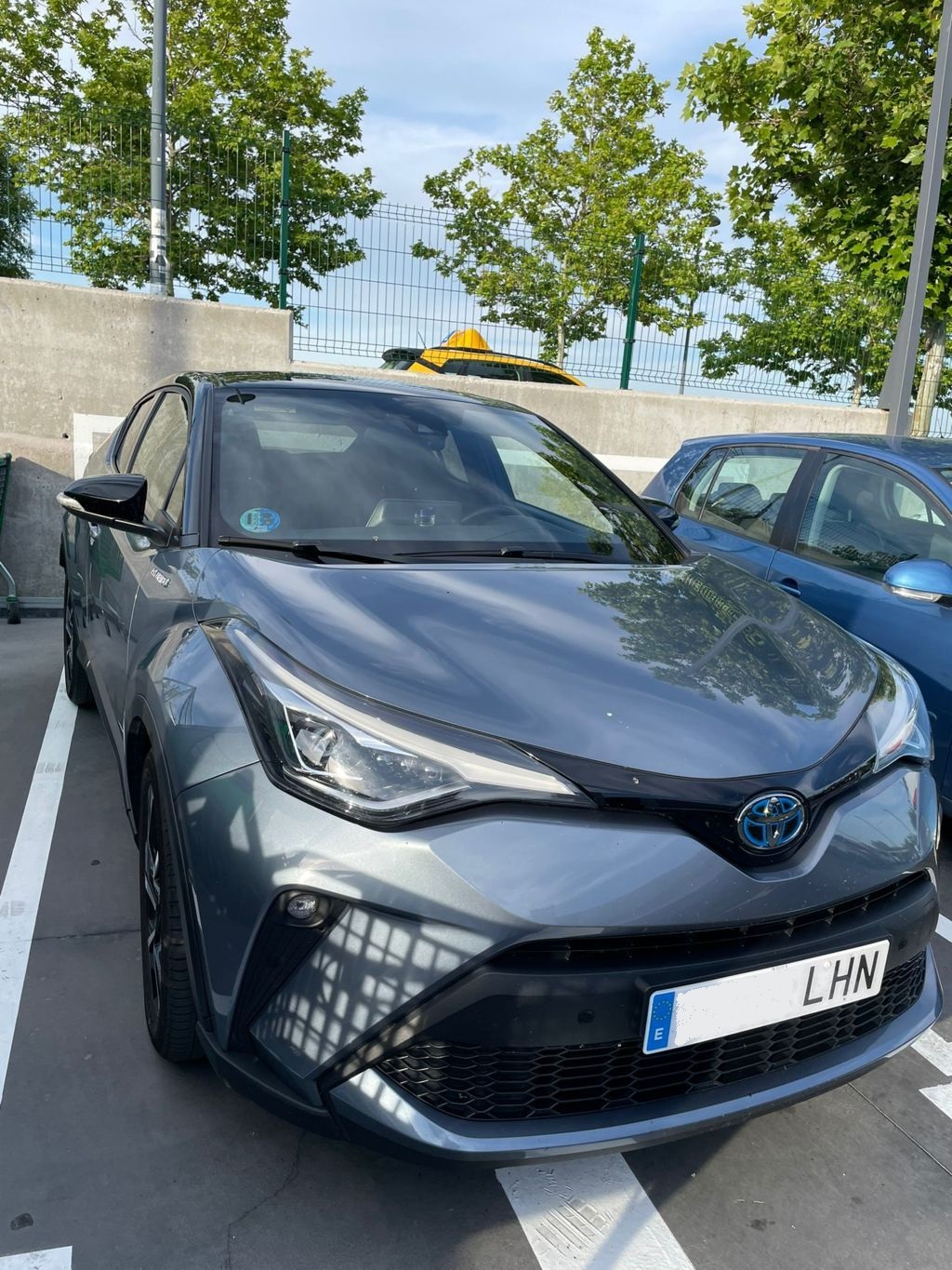 MIDCar coches ocasión Madrid Toyota CHR 2.0 180H Luxury 184Cv Hybrido