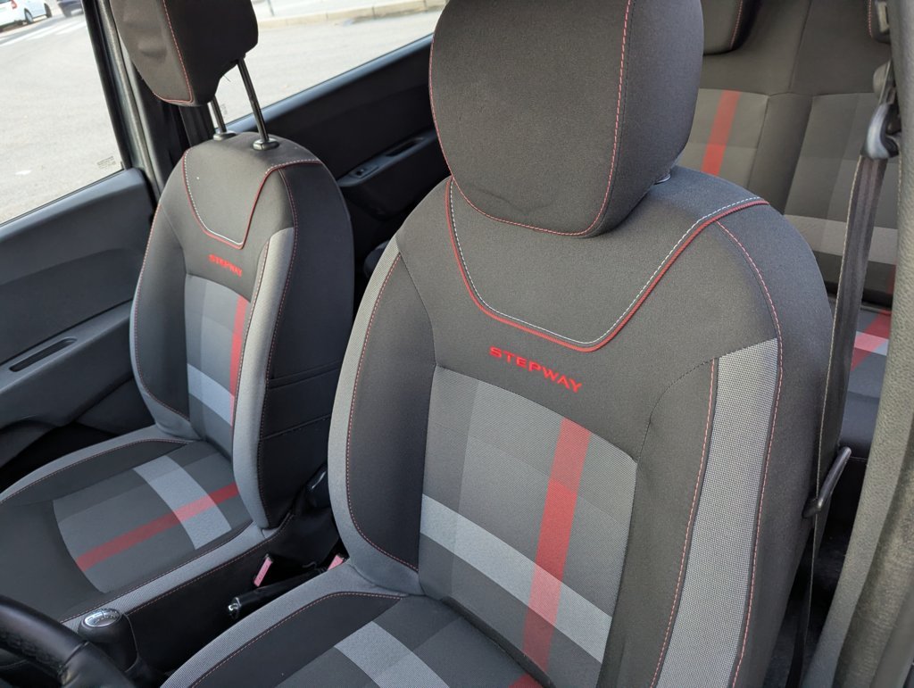 MIDCar coches ocasión Madrid Dacia Lodgy 1.6 SCe Gasolina / LPG Stepway  Combi 7 Plazas, 110Cv, Híbrido Etiqueta ECO