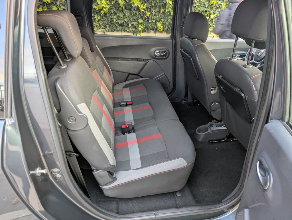 MIDCar coches ocasión Madrid Dacia Lodgy 1.6 SCe Gasolina / LPG Stepway  Combi 7 Plazas, 110Cv, Híbrido Etiqueta ECO