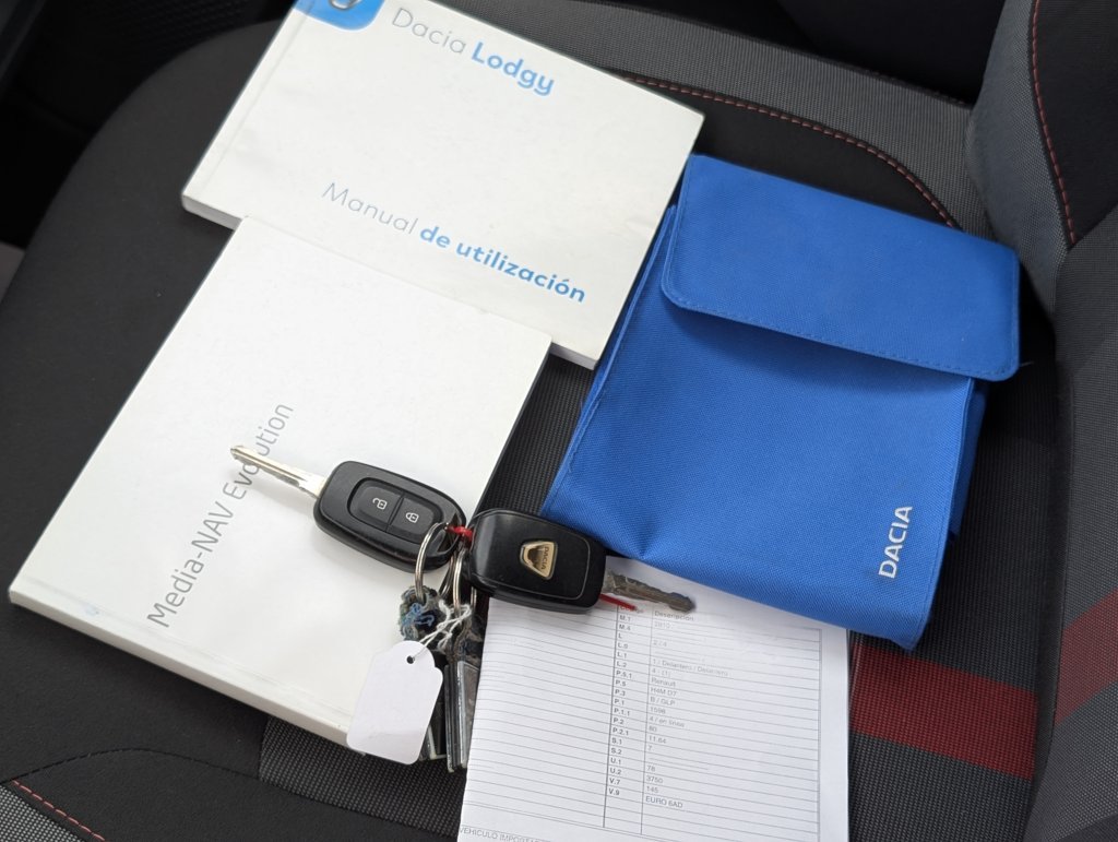 MIDCar coches ocasión Madrid Dacia Lodgy 1.6 SCe Gasolina / LPG Stepway  Combi 7 Plazas, 110Cv, Híbrido Etiqueta ECO