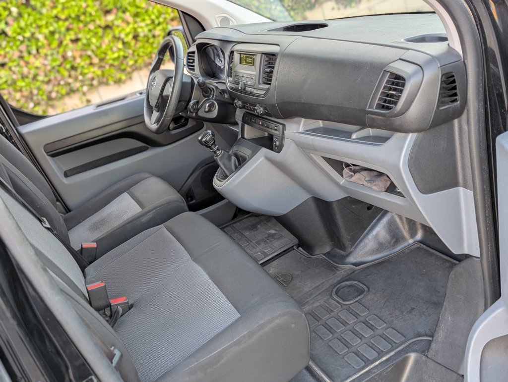 MID Car coches ocasión Madrid Opel Vivaro 1.5Diesel Standard 100Cv Etiqueta C IVA y Garantía Incluido