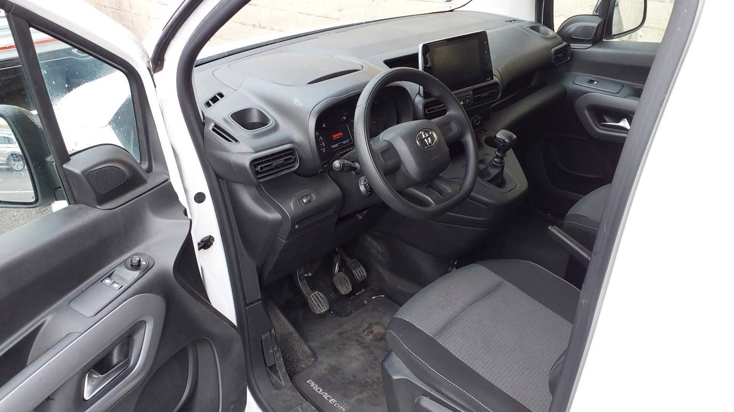 MID Car coches ocasión Madrid Toyota Proace City 1.5 TD VX L1  5 Puertas IVA y Garantía Inc Etiqueta C Monovolumen