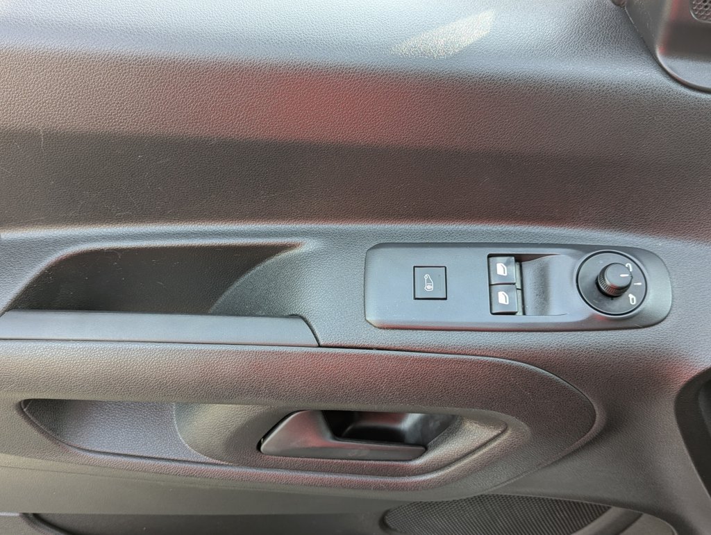 MIDCar coches ocasión Madrid Peugeot Partner Premium 1.5 BlueHDi 100Cv IVA y Garantía Incl Etiqueta C