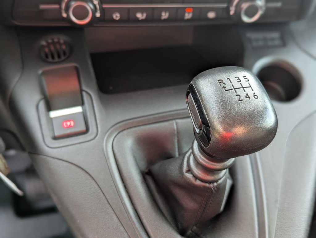 MIDCar coches ocasión Madrid Peugeot Partner Premium 1.5 BlueHDi 100Cv IVA y Garantía Incl Etiqueta C