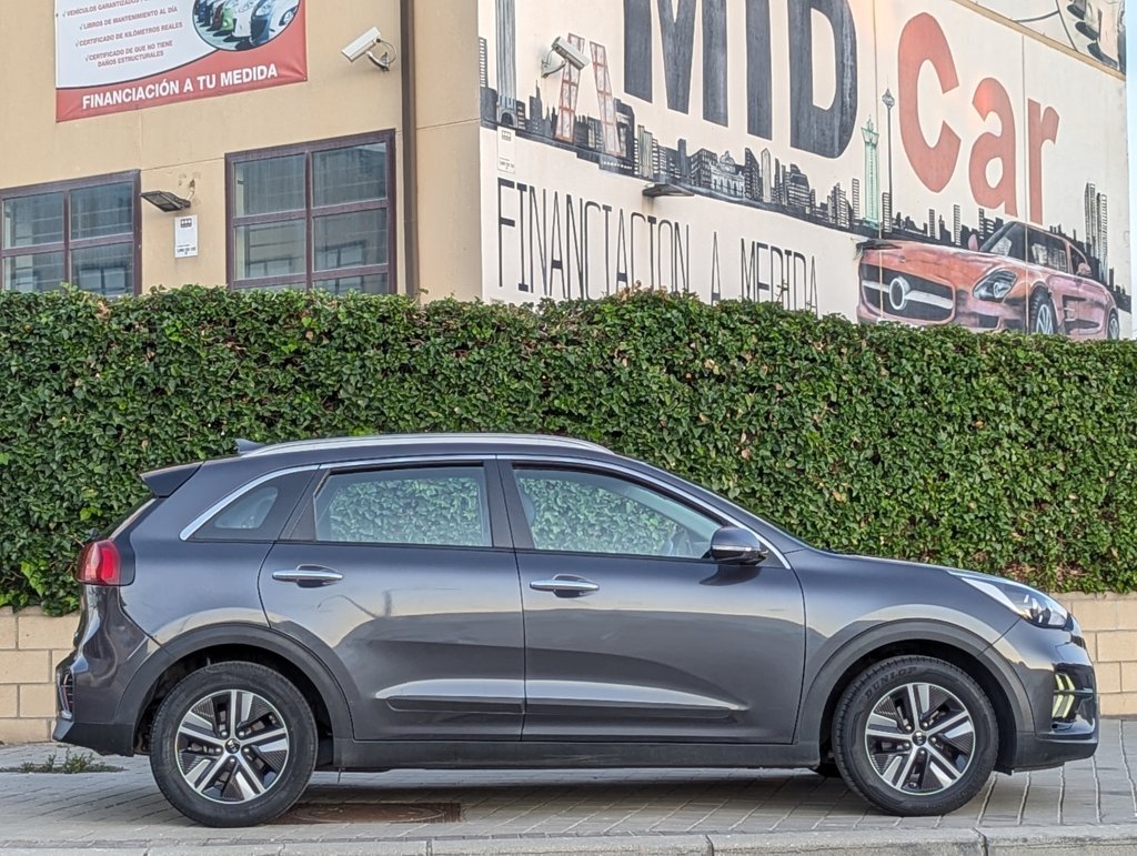 MIDCar coches ocasión Madrid KIA NIRO 1.6 GDi Híbrido 141C  Drive (Eléctrico, Gasolina)  Etiqueta Eco