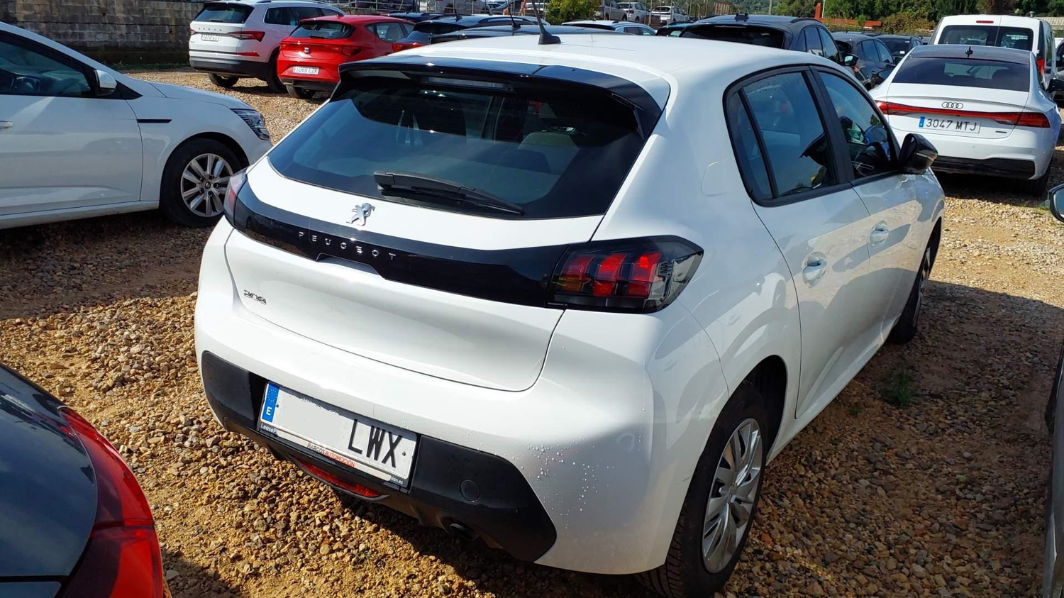 MID Car coches ocasión Madrid Peugeot 208 1.5 BlueHDi 100Cv 5Puertas Etiqueta C IVA y Garantía Incl Nacional 1Dueño