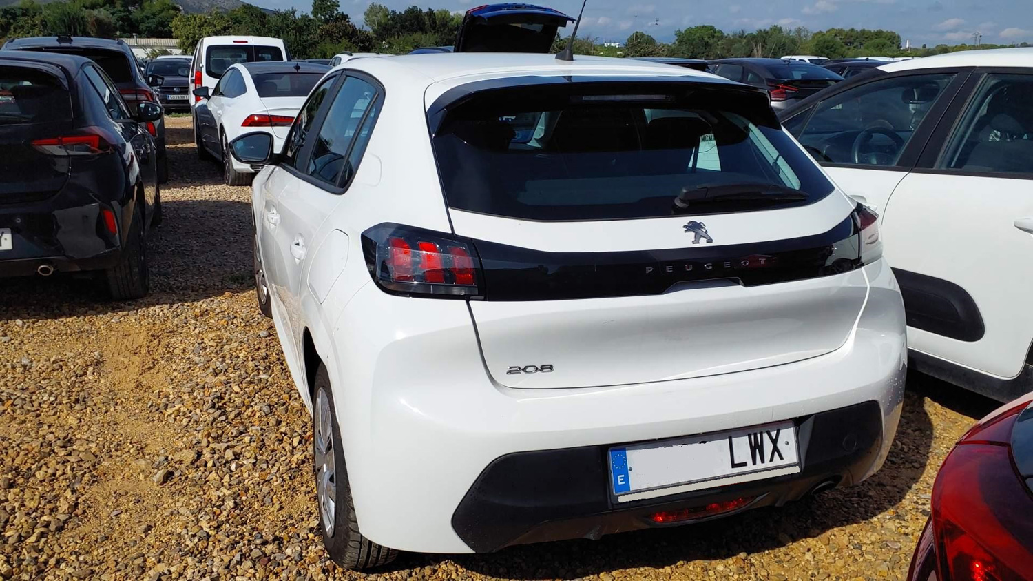 MID Car coches ocasión Madrid Peugeot 208 1.5 BlueHDi 100Cv 5Puertas Etiqueta C IVA y Garantía Incl Nacional 1Dueño