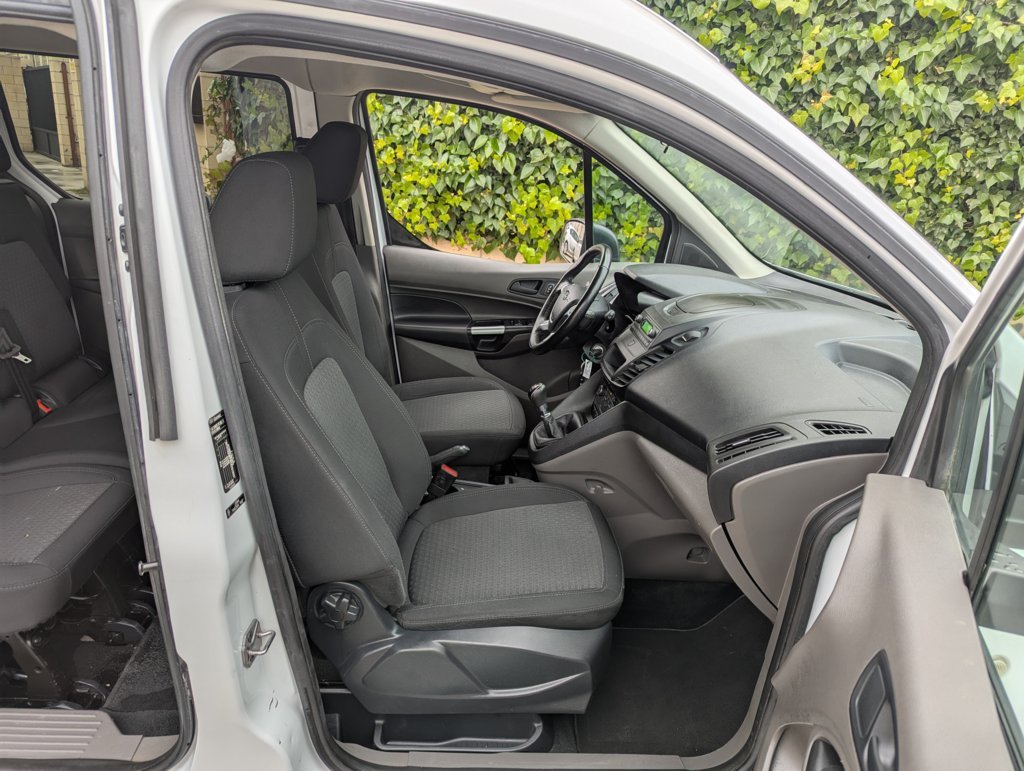 MIDCar coches ocasión Madrid Ford Transit Connect Kombi 1.5 Tdci S/s Trend 230 L2 120Cv, 6 Velocidades, Etiqueta medioambiental C IVA y Garantía Incl