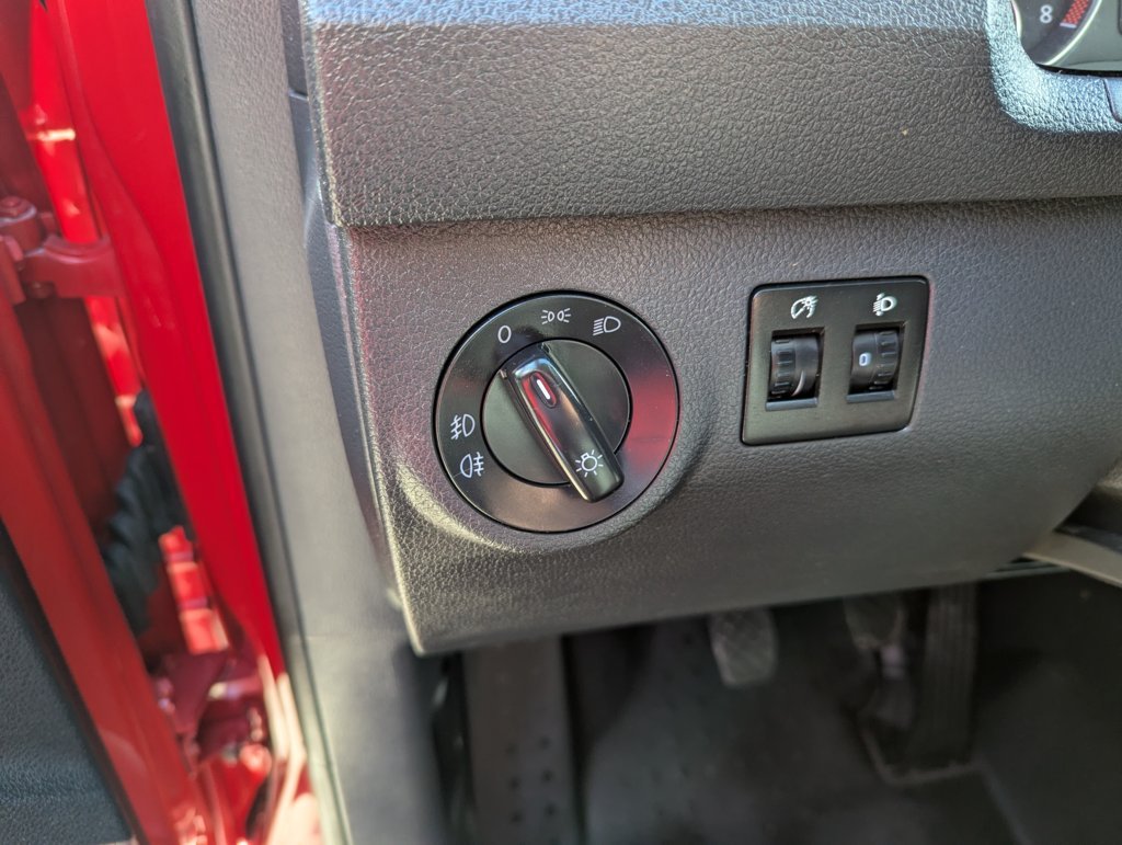 MIDCar coches ocasión Madrid Volkswagen Caddy Etiqueta medioambiental Eco Profesional Furgón 1.4 TGI 81kW BM 110Cv,  IVA y Garantía Inc