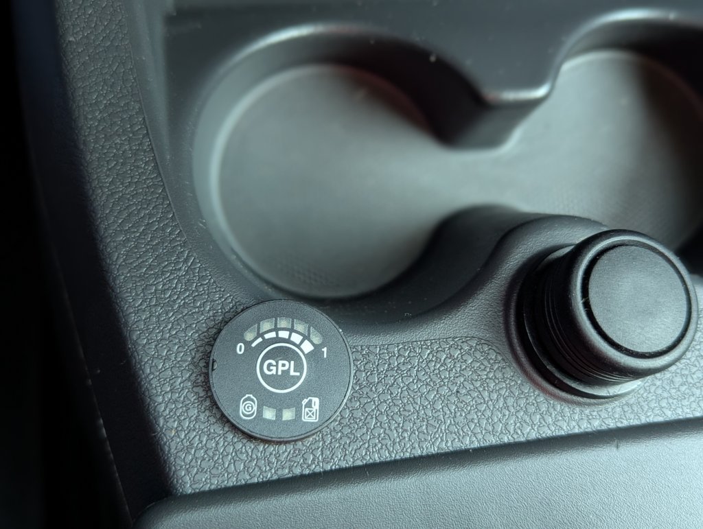 MIDCar coches ocasión Madrid Dacia Dokker Van Essential 1.6 110Cv GLP Híbrido Etiqueta mjedioambiental ECO IVA y Garantía Incl