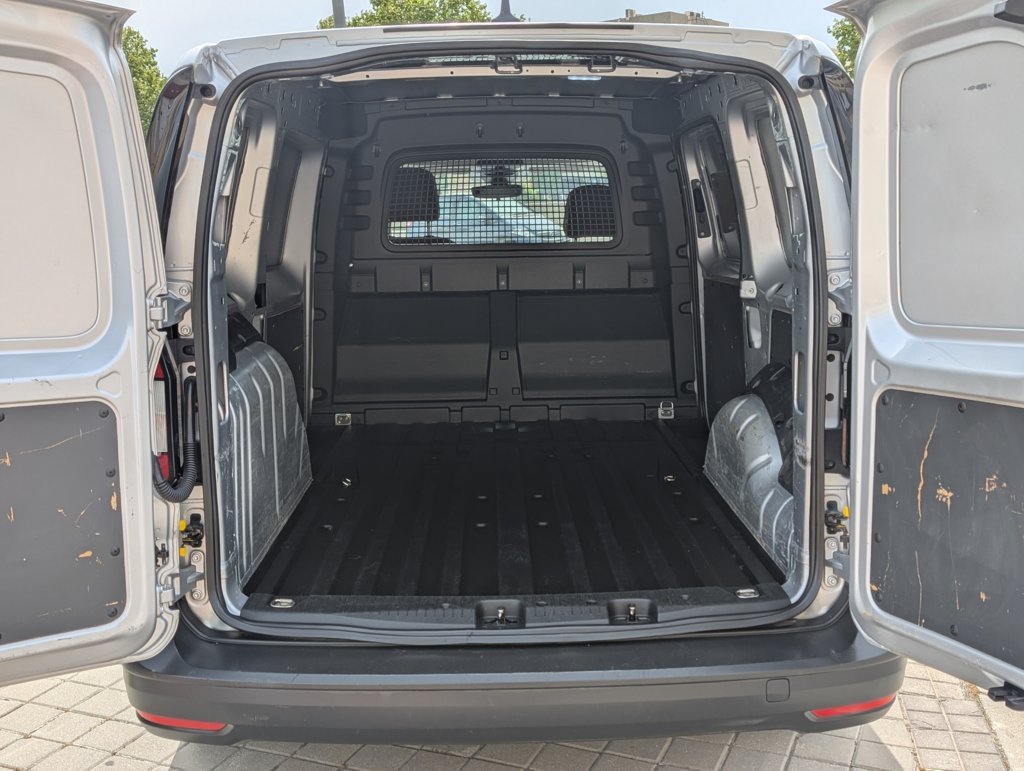 MIDCar coches ocasión Madrid Volkswagen Caddy Profesional Maxi Furgón Nuevo Modelo 2.0Tdi 102Cv 6Velocidades IVA y Garantía Incl Etiqueta C