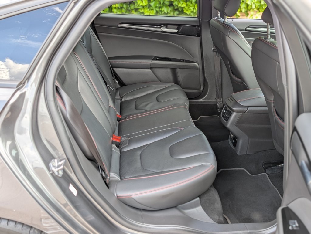 MIDCar coches ocasión Madrid Ford Mondeo 2.0 TDCi 140kW/190CV ST-Line PowerShift LL19" + Paq. X + Paq. Winter Nacional 1Dueño