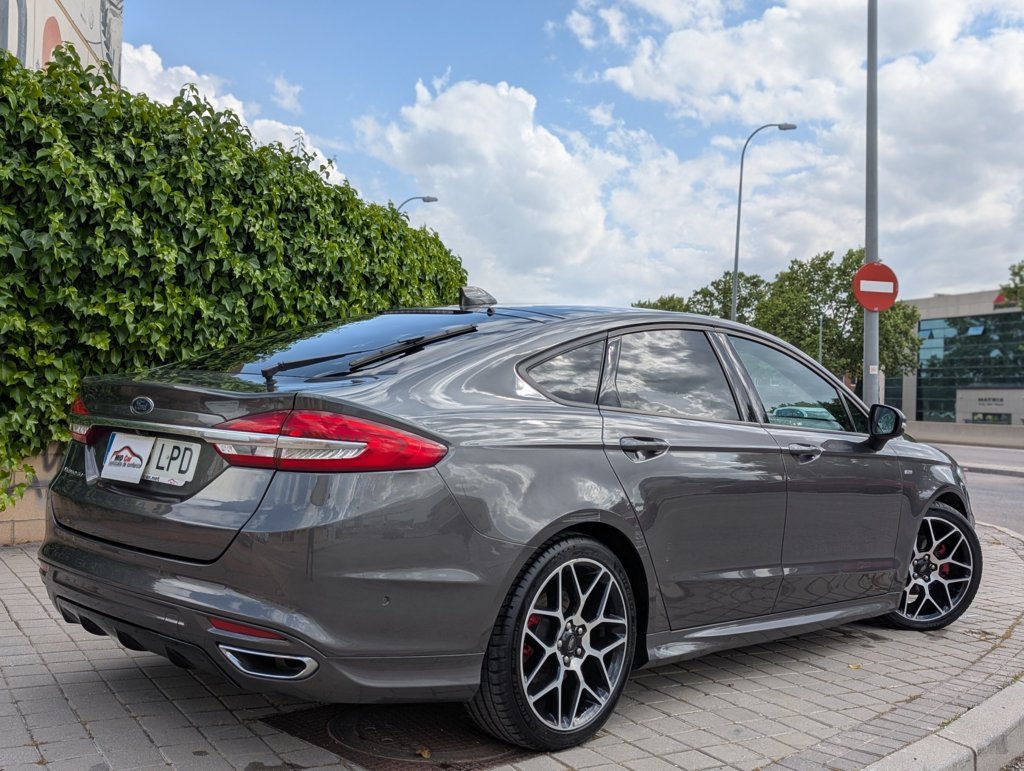 MIDCar coches ocasión Madrid Ford Mondeo 2.0 TDCi 140kW/190CV ST-Line PowerShift LL19" + Paq. X + Paq. Winter Nacional 1Dueño