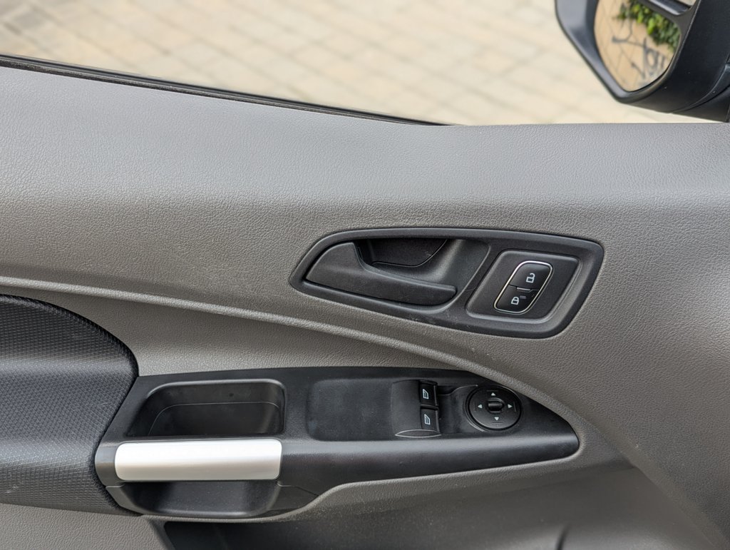 MIDCar coches ocasión Madrid Ford Transit Connect Van 1.5EcoBlue 3 Plazas Etiqueta C IVA y Garantía Incl Trend 210 S&S Trend L2 3Plazas 6 Velocidades