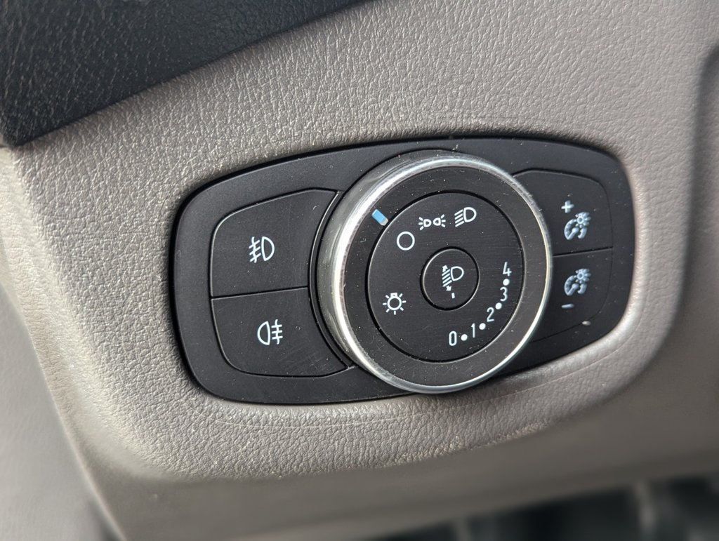 MIDCar coches ocasión Madrid Ford Transit Connect Van 1.5EcoBlue 3 Plazas Etiqueta C IVA y Garantía Incl Trend 210 S&S Trend L2 3Plazas 6 Velocidades